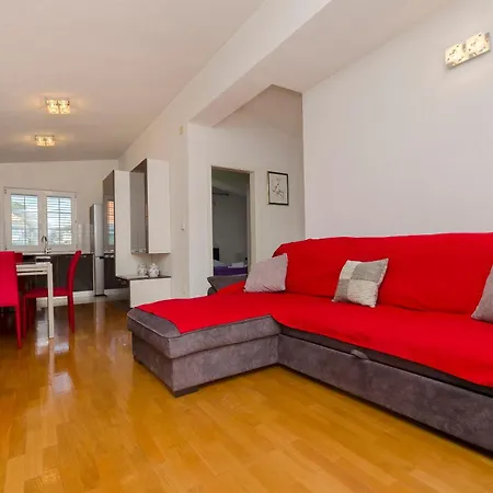 Family Ina Apartamento *